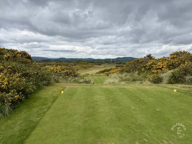A green and flagstick on the Annesley Links, a deep bunker short of the hole.