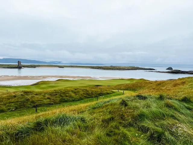 A wide hole at Tralee, the fairway set between sand hills and the Atlantic.